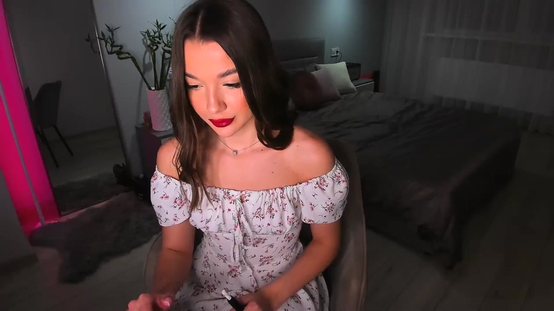 Gallery image thumbnail from Rockn_Queen's myfreecams stream on, 04/15/2024, 20:22 image 8 of 20