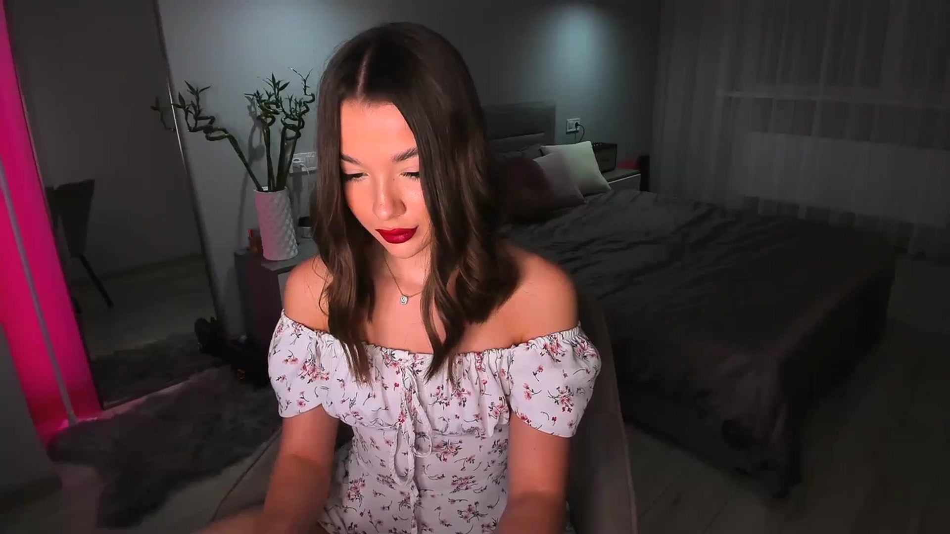 Gallery image thumbnail from Rockn_Queen's myfreecams stream on, 04/15/2024, 20:22 image 18 of 20