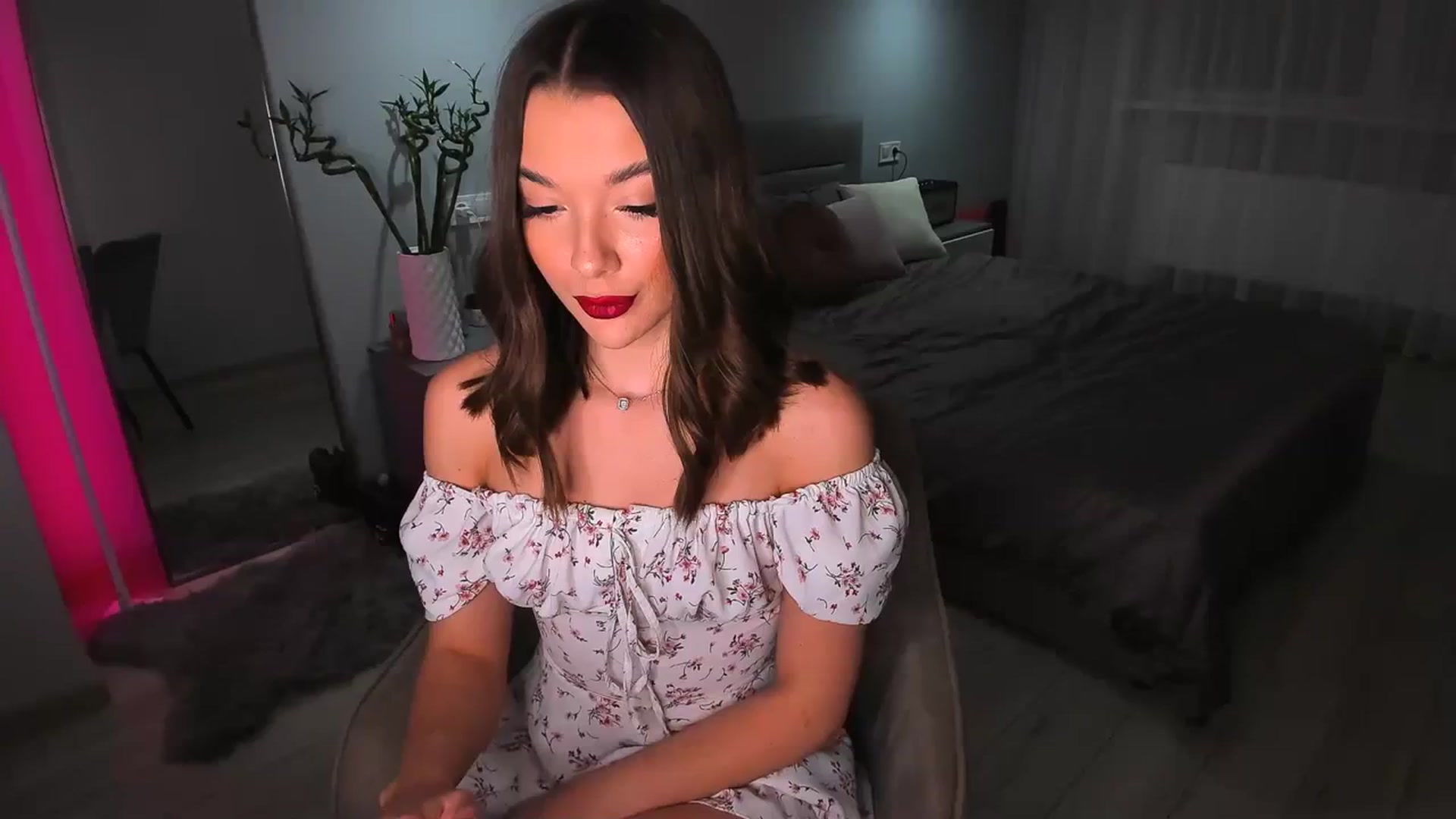 Gallery image thumbnail from Rockn_Queen's myfreecams stream on, 04/15/2024, 20:22 image 13 of 20