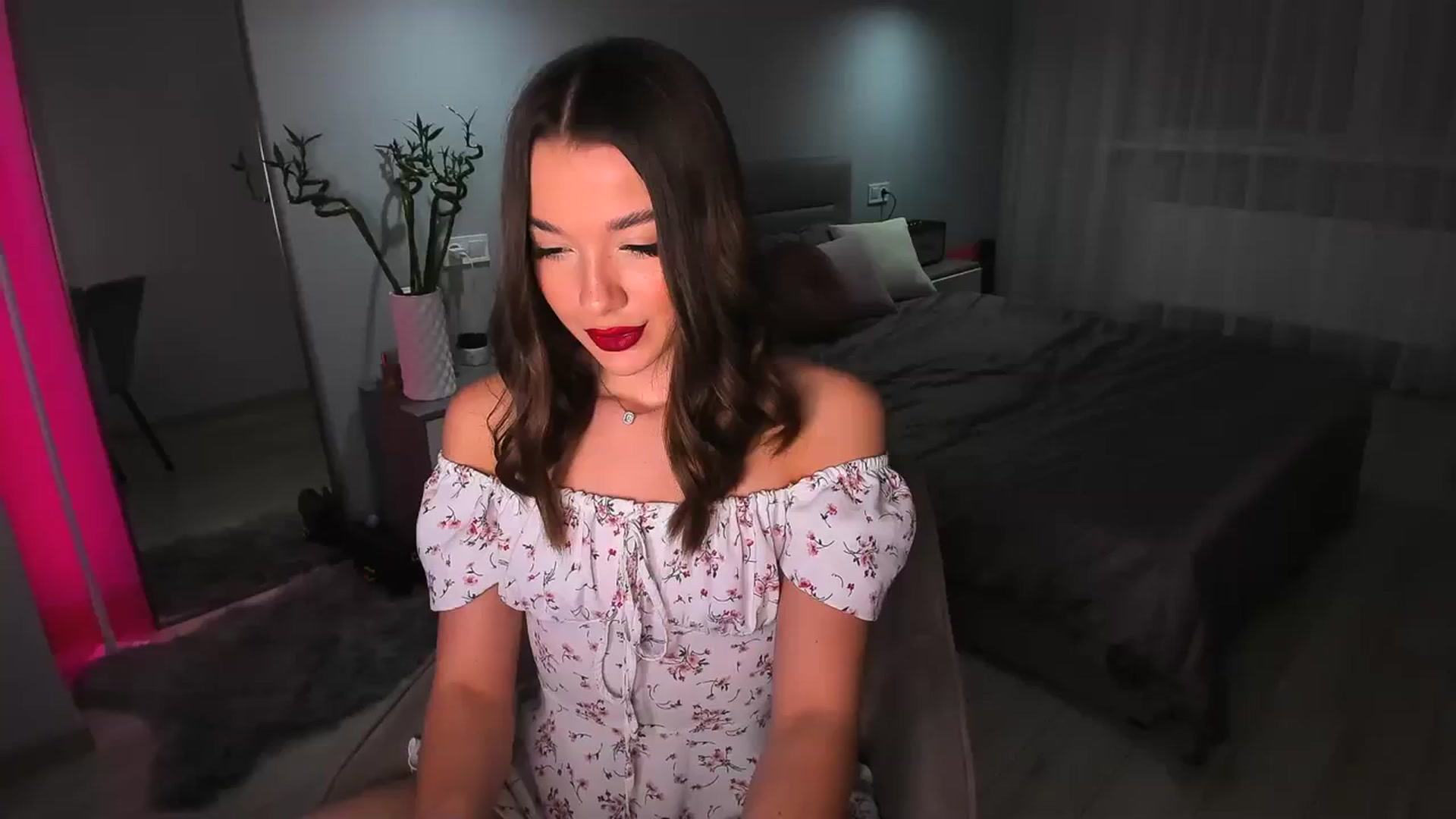 Gallery image thumbnail from Rockn_Queen's myfreecams stream on, 04/15/2024, 20:22 image 19 of 20