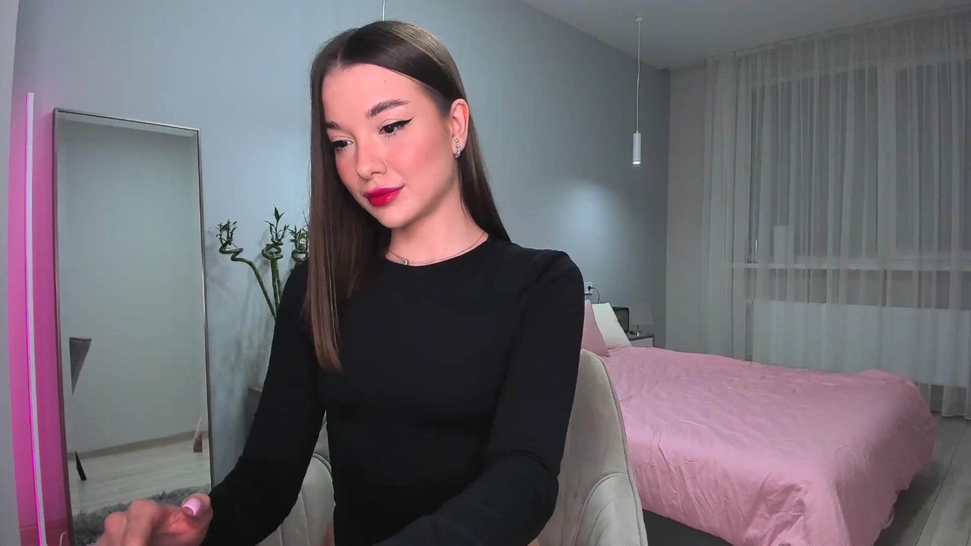 Gallery image thumbnail from Rockn_Queen's myfreecams stream on, 04/21/2024, 19:53 image 14 of 20