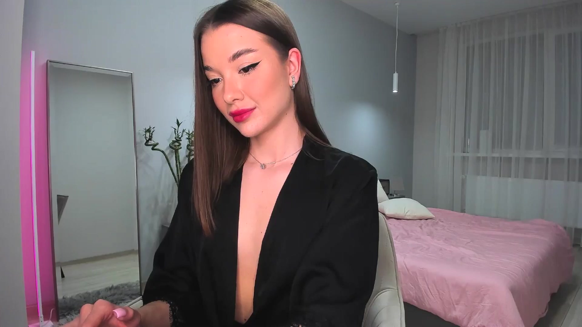 Gallery image thumbnail from Rockn_Queen's myfreecams stream on, 04/21/2024, 23:07 image 19 of 20