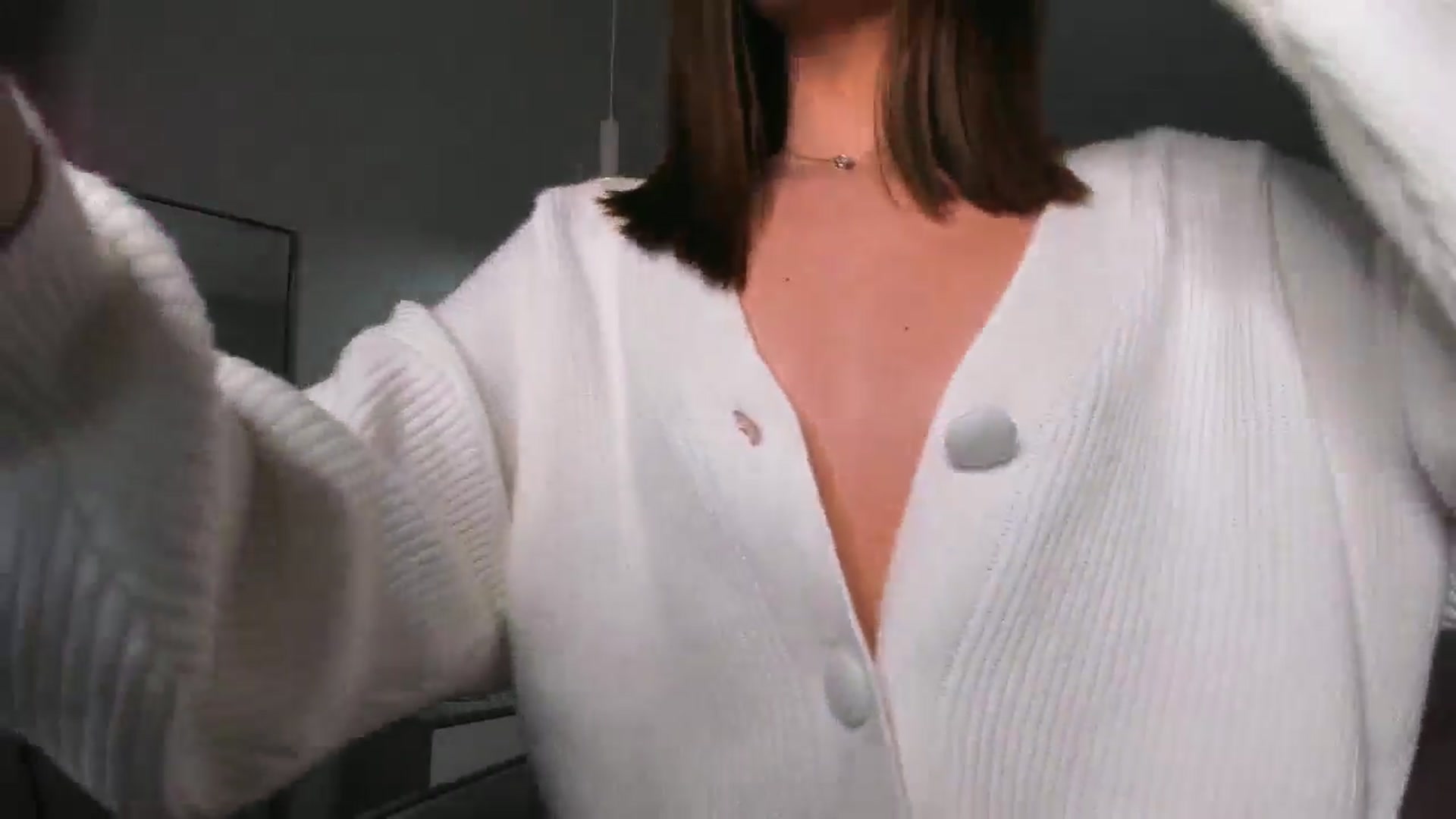 Gallery image thumbnail from Rockn_Queen's myfreecams stream on, 04/22/2024, 21:11 image 14 of 20