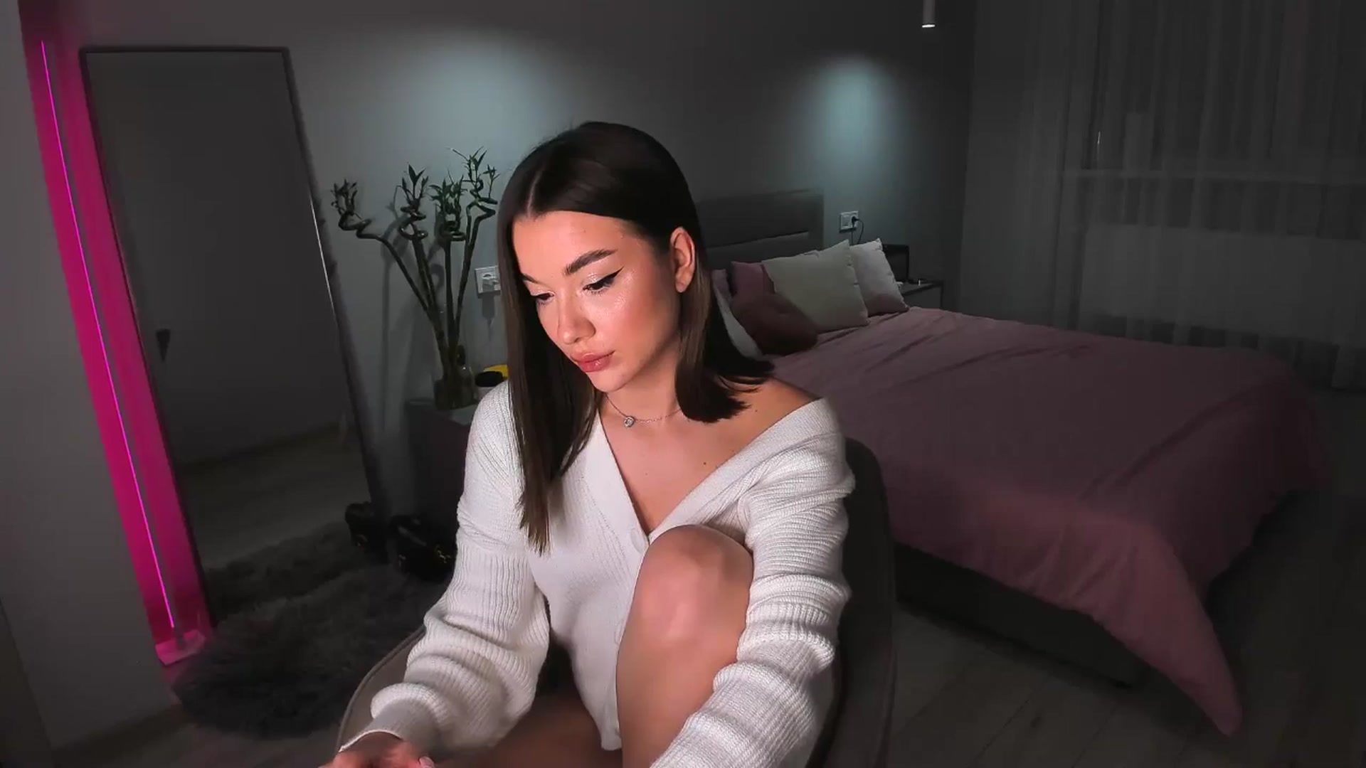 Gallery image thumbnail from Rockn_Queen's myfreecams stream on, 04/22/2024, 21:11 image 10 of 20