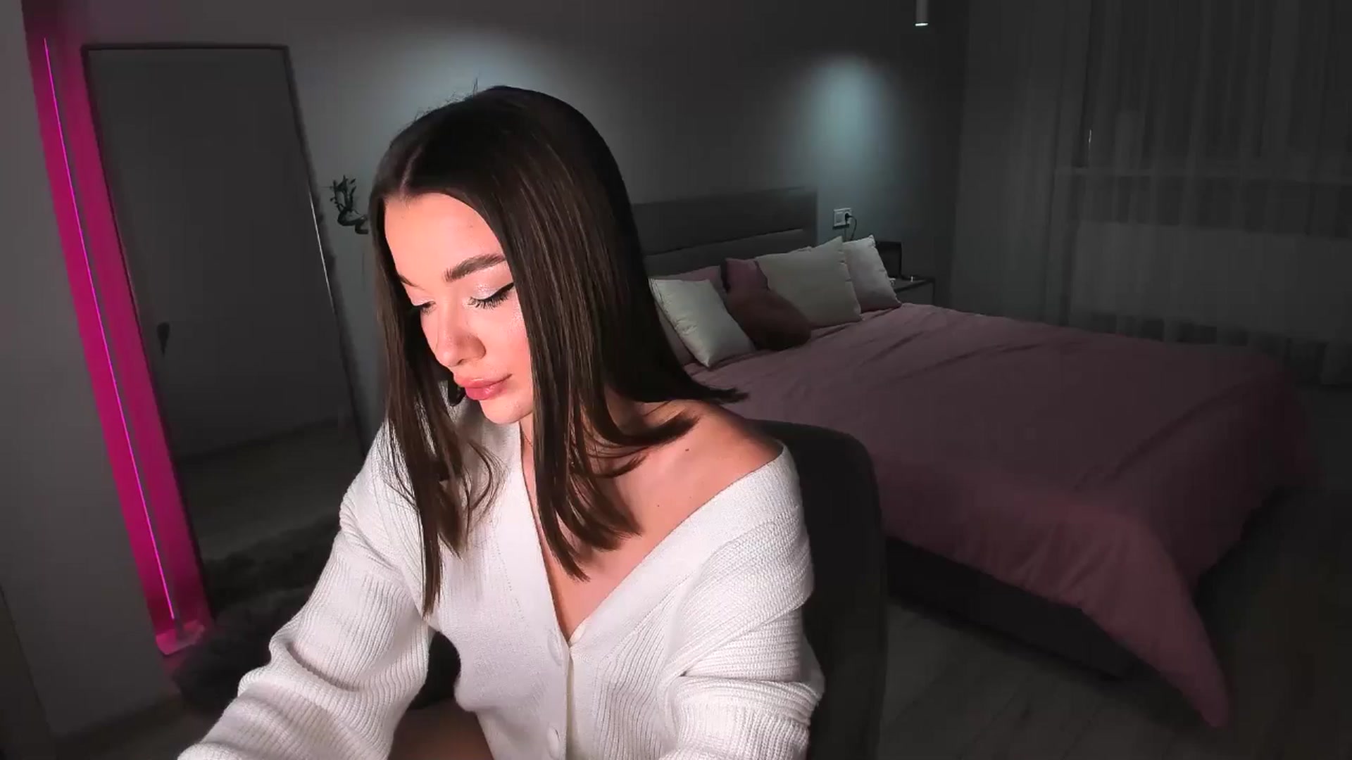 Gallery image thumbnail from Rockn_Queen's myfreecams stream on, 04/22/2024, 21:11 image 1 of 20