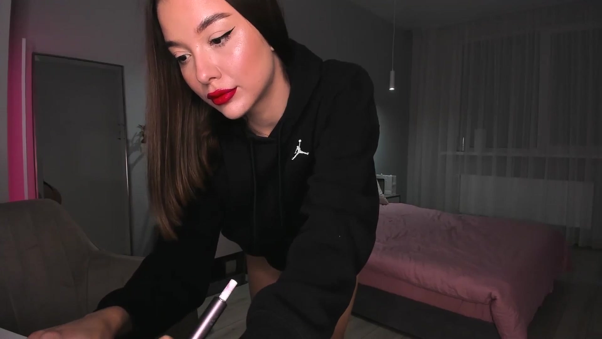 Gallery image thumbnail from Rockn_Queen's myfreecams stream on, 04/24/2024, 20:23 image 8 of 20