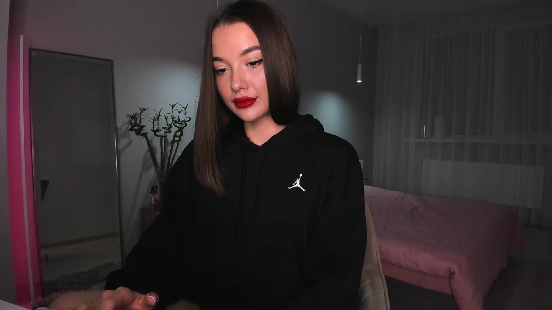 Gallery image thumbnail from Rockn_Queen's myfreecams stream on, 04/24/2024, 20:23 image 7 of 20