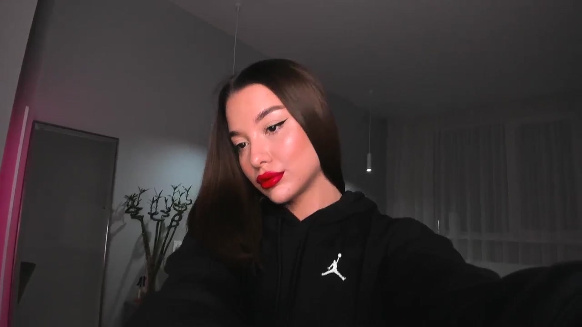 Gallery image thumbnail from Rockn_Queen's myfreecams stream on, 04/24/2024, 20:23 image 19 of 20