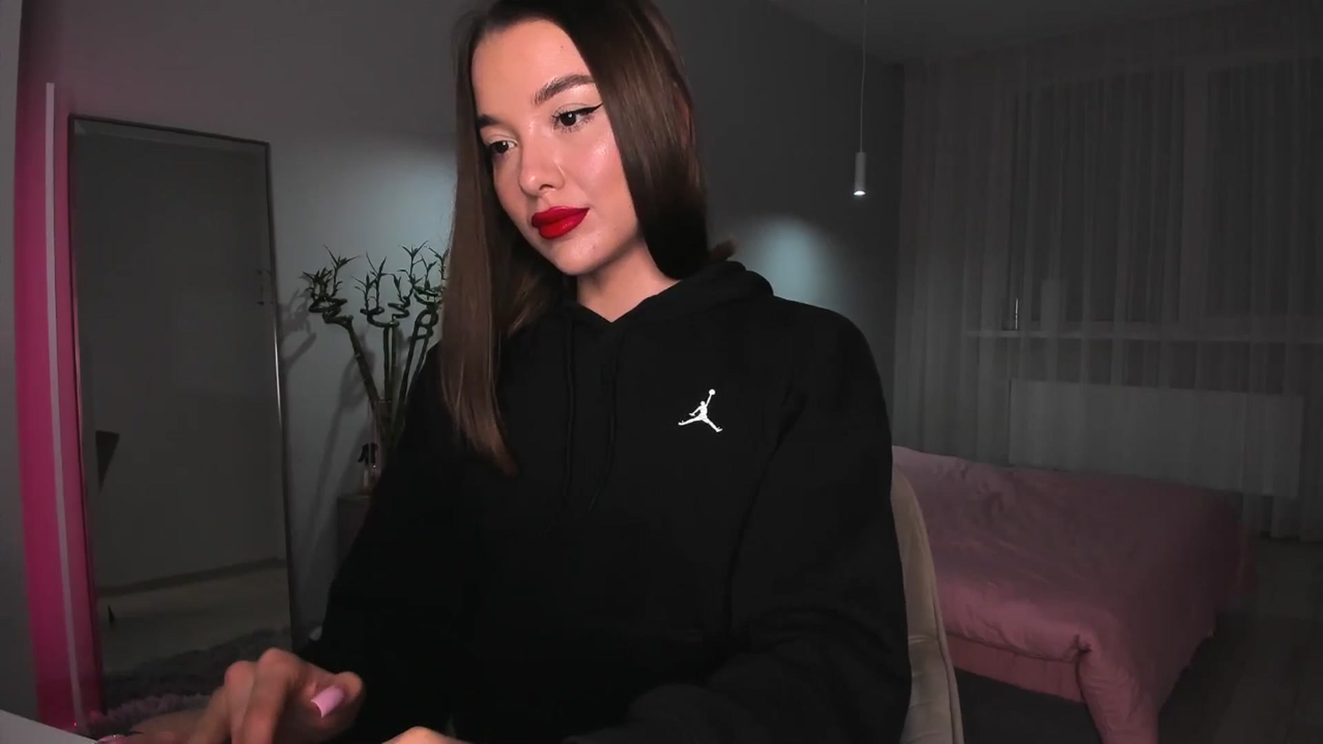 Gallery image thumbnail from Rockn_Queen's myfreecams stream on, 04/24/2024, 20:23 image 12 of 20