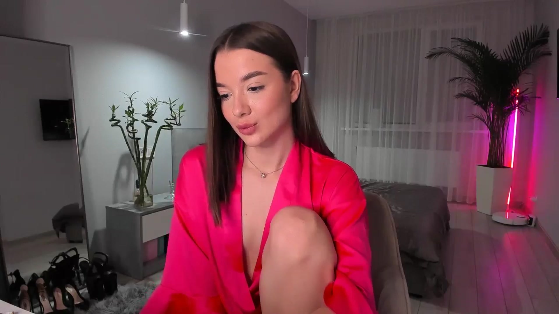 Gallery image thumbnail from Rockn_Queen's myfreecams stream on, 05/01/2024, 22:52 image 13 of 20