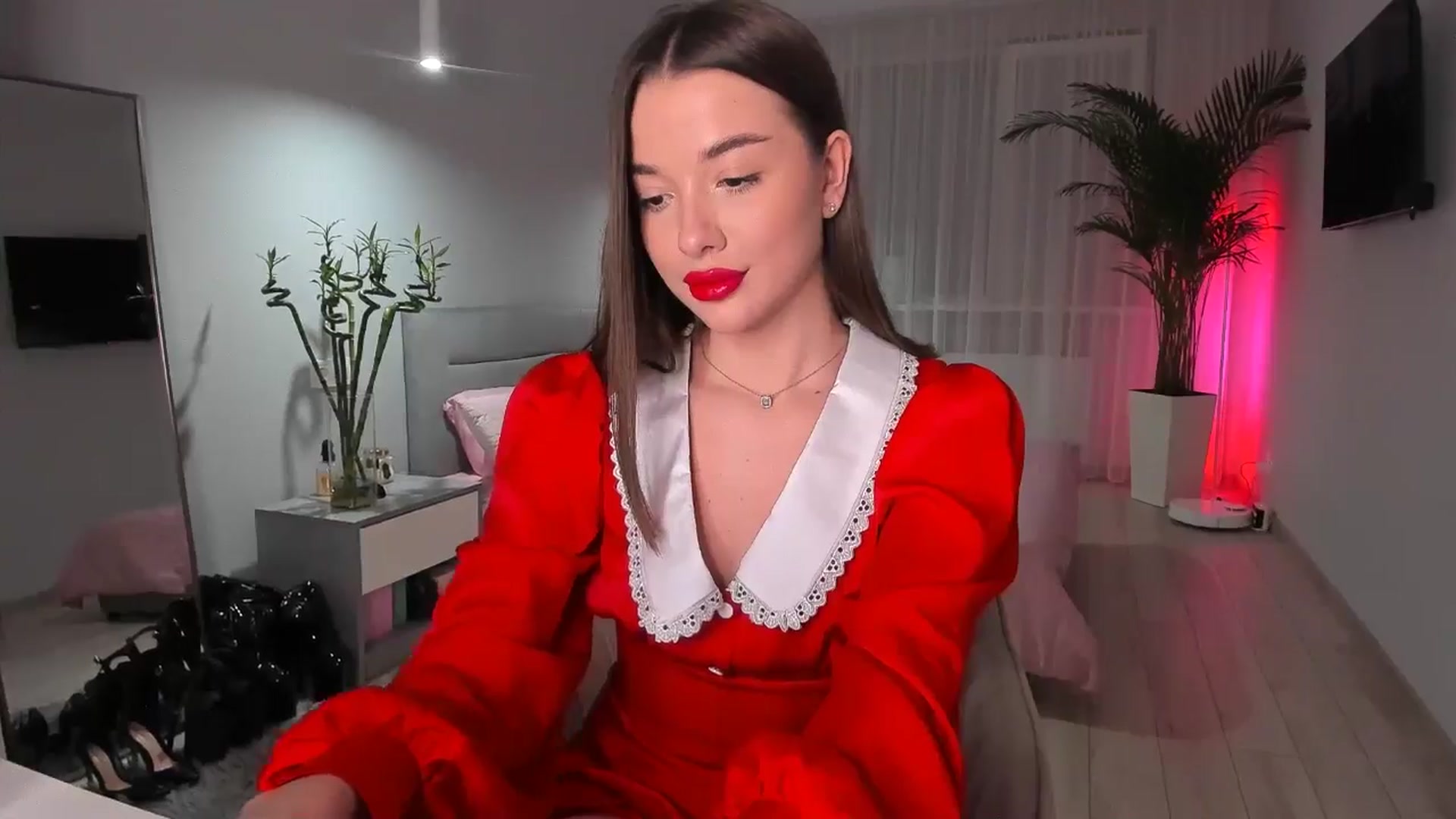 Gallery image thumbnail from Rockn_Queen's myfreecams stream on, 05/07/2024, 19:12 image 16 of 20