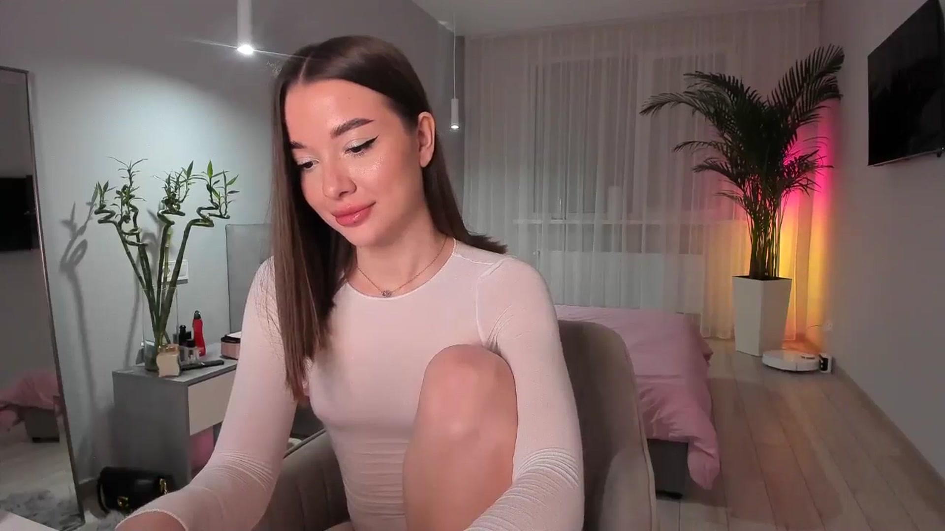 Gallery image thumbnail from Rockn_Queen's myfreecams stream on, 05/10/2024, 20:26 image 16 of 20