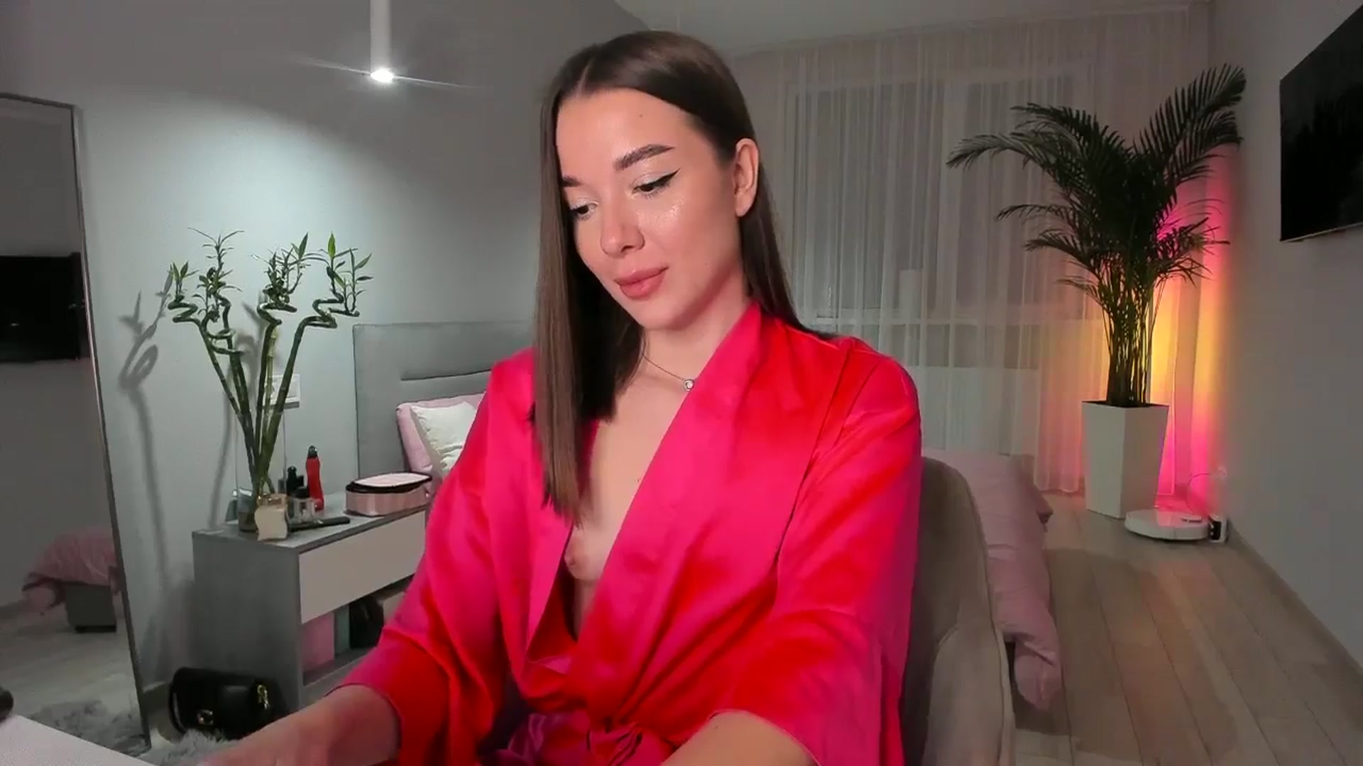 Gallery image thumbnail from Rockn_Queen's myfreecams stream on, 05/10/2024, 22:35 image 2 of 20