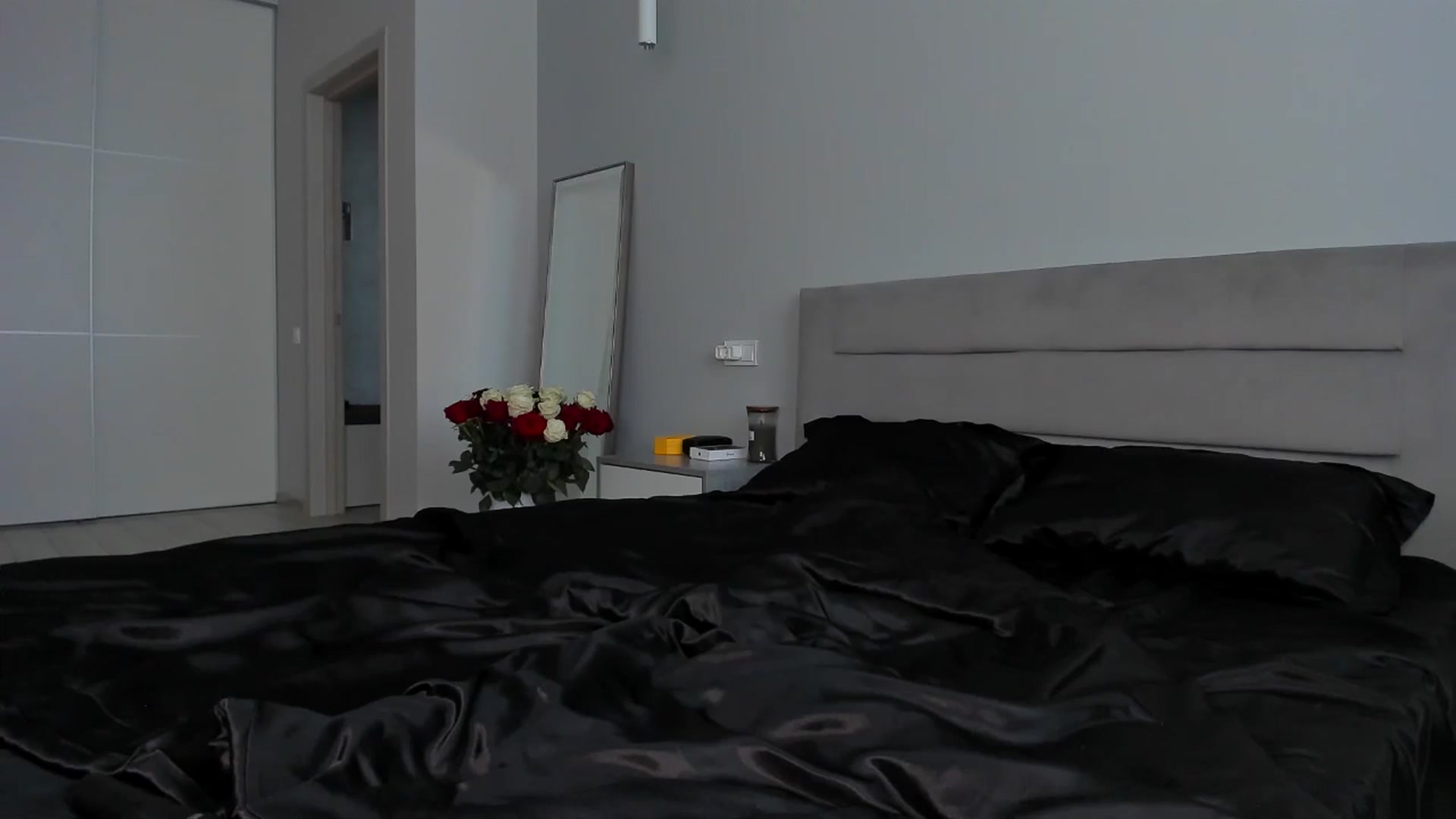 Gallery image thumbnail from Rockn_Queen's myfreecams stream on, 06/10/2024, 15:01 image 14 of 20