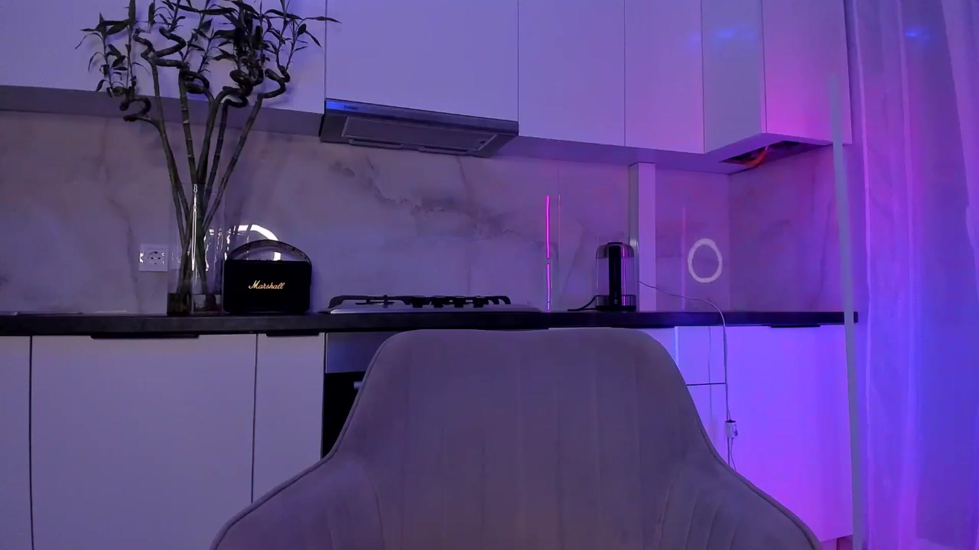 Gallery image thumbnail from Rockn_Queen's myfreecams stream on, 09/27/2024, 20:51 image 19 of 20