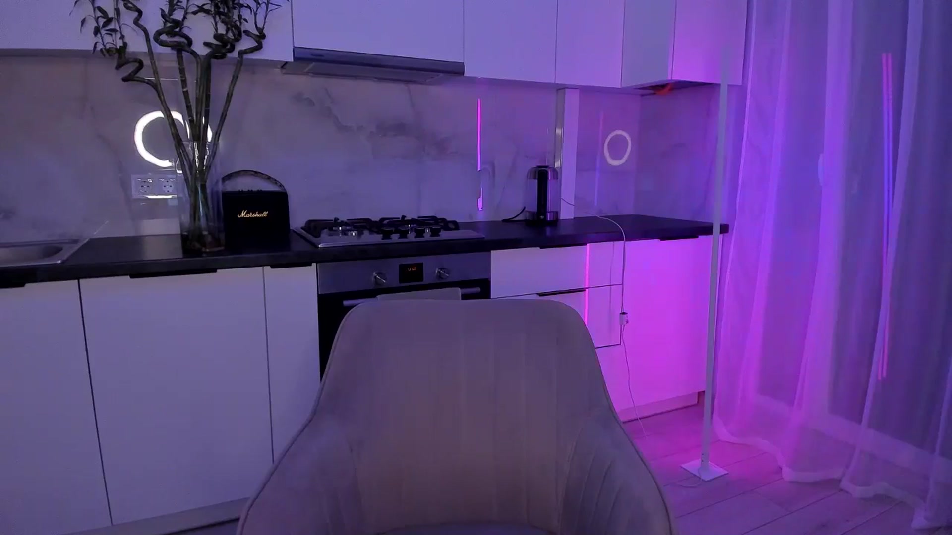 Gallery image thumbnail from Rockn_Queen's myfreecams stream on, 09/27/2024, 20:51 image 9 of 20