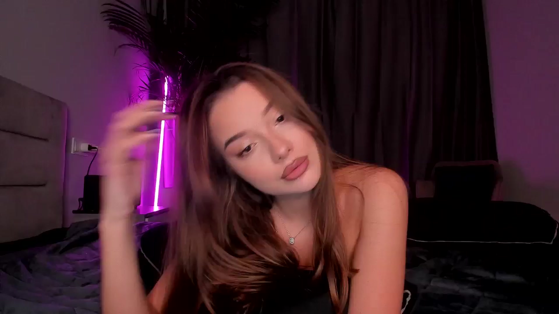 Gallery image thumbnail from Rockn_Queen's myfreecams stream on, 11/24/2024, 21:24 image 7 of 20