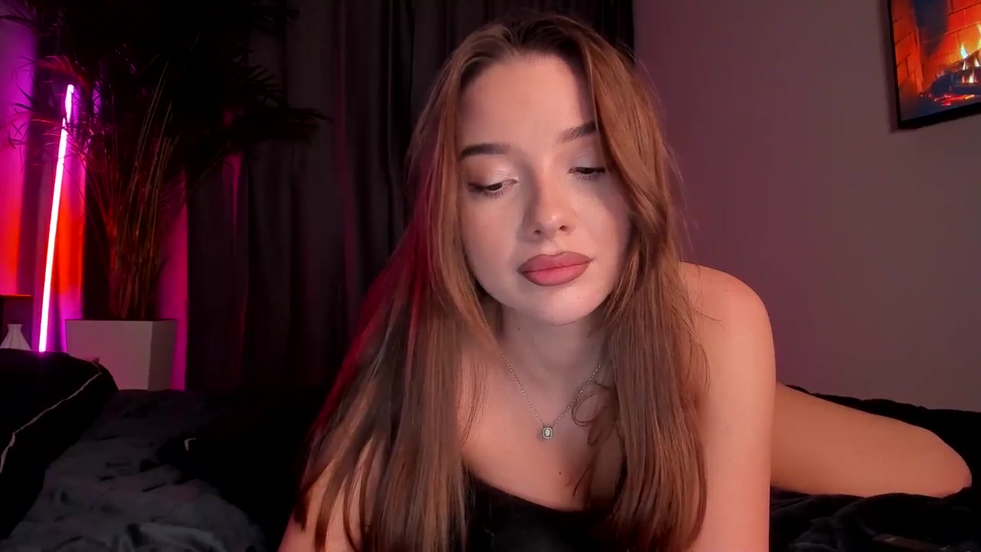 Gallery image thumbnail from Rockn_Queen's myfreecams stream on, 11/25/2024, 24:47 image 2 of 20