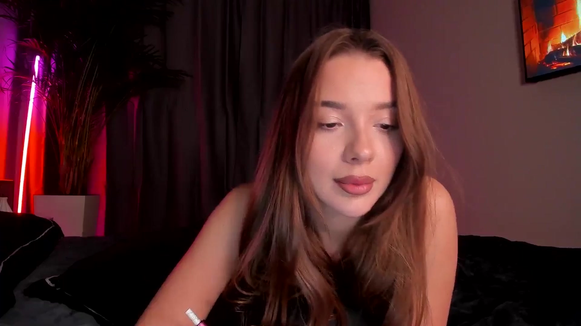 Gallery image thumbnail from Rockn_Queen's myfreecams stream on, 11/25/2024, 24:47 image 6 of 20