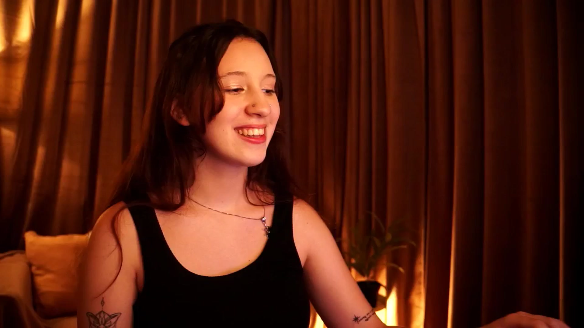 Gallery image thumbnail from Rockngirl1's myfreecams stream on, 02/07/2026, 13:33 image 3 of 20