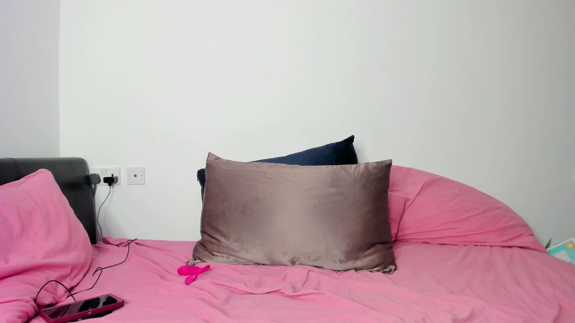 Gallery image thumbnail from Rolla_Coaster's myfreecams stream on, 04/02/2026, 23:18 image 9 of 20