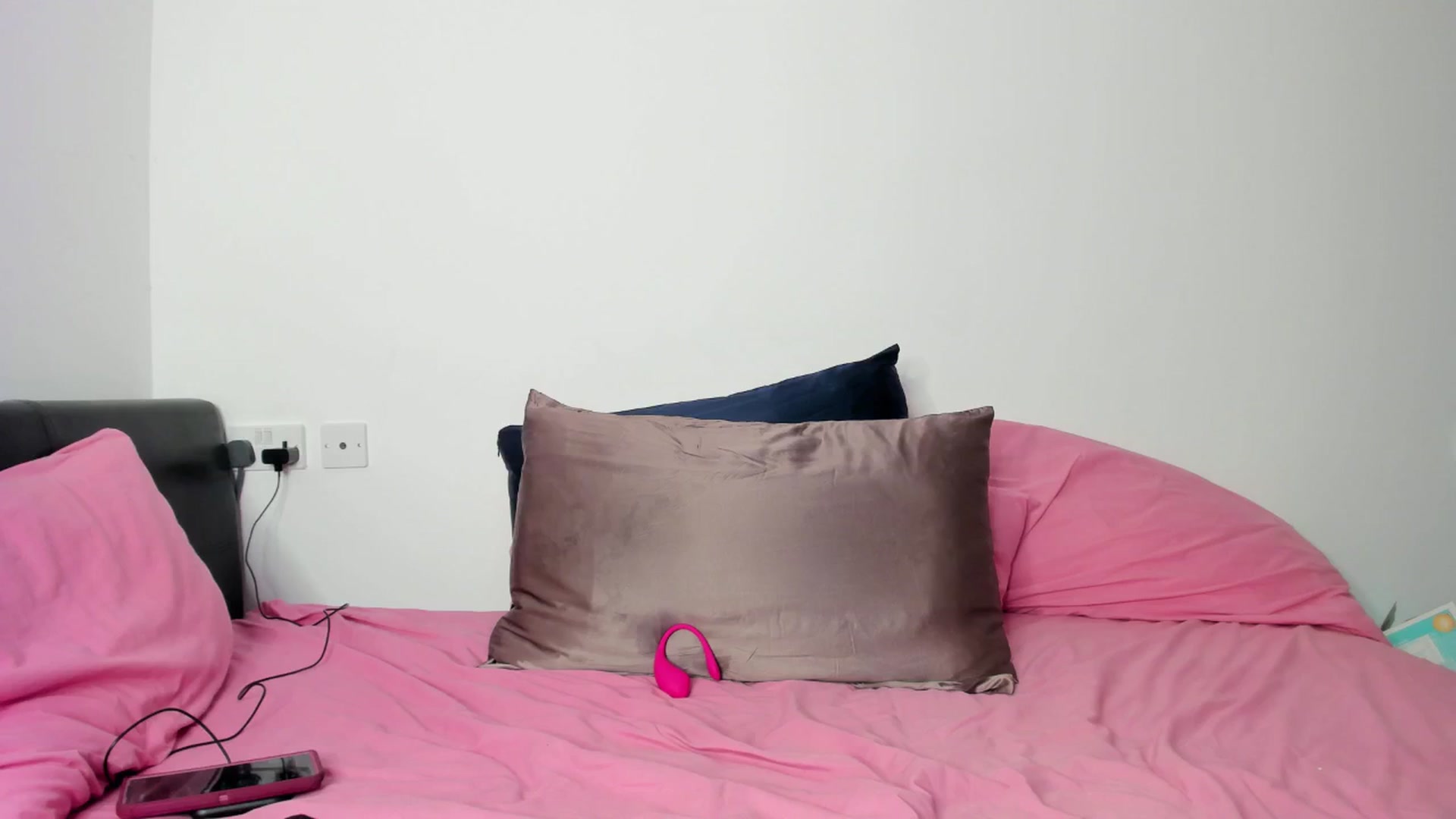 Gallery image thumbnail from Rolla_Coaster's myfreecams stream on, 04/02/2026, 23:18 image 15 of 20