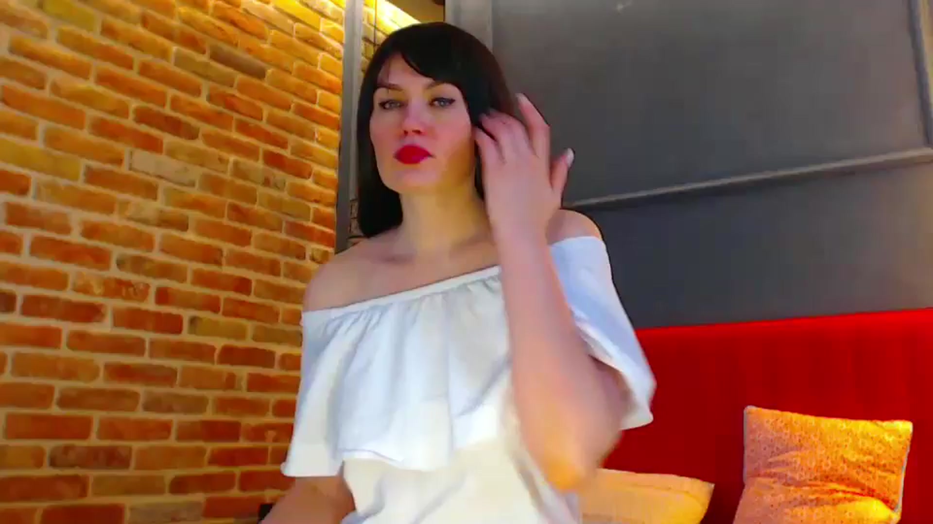 Gallery image thumbnail from RomanianGirl's myfreecams stream on, 06/10/2024, 13:18 image 1 of 20