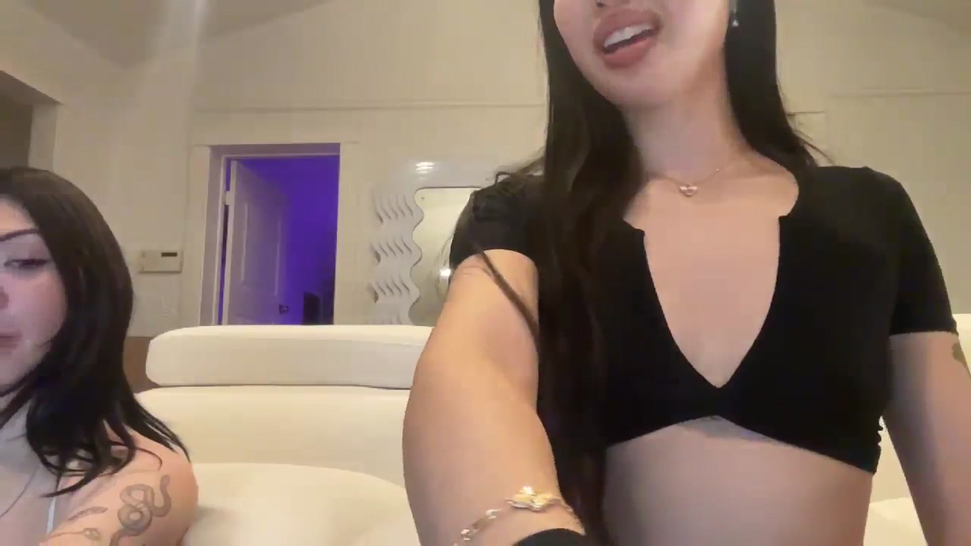Gallery image thumbnail from Romanlettuce0's myfreecams stream on, 02/01/2024, 05:28 image 4 of 20