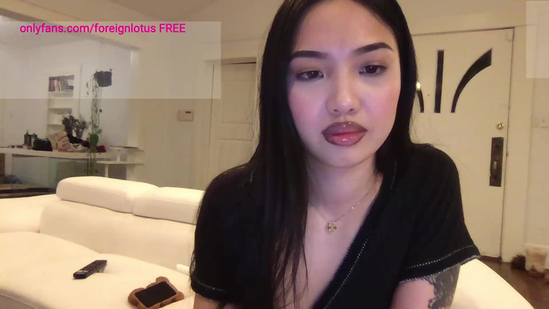 Gallery image thumbnail from Romanlettuce0's myfreecams stream on, 02/08/2024, 06:50 image 13 of 20