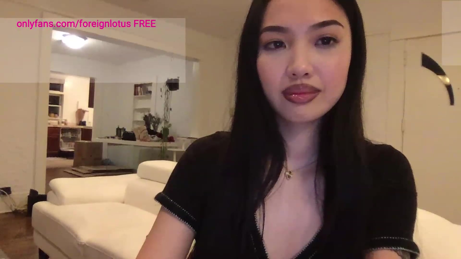 Gallery image thumbnail from Romanlettuce0's myfreecams stream on, 02/08/2024, 06:50 image 6 of 20
