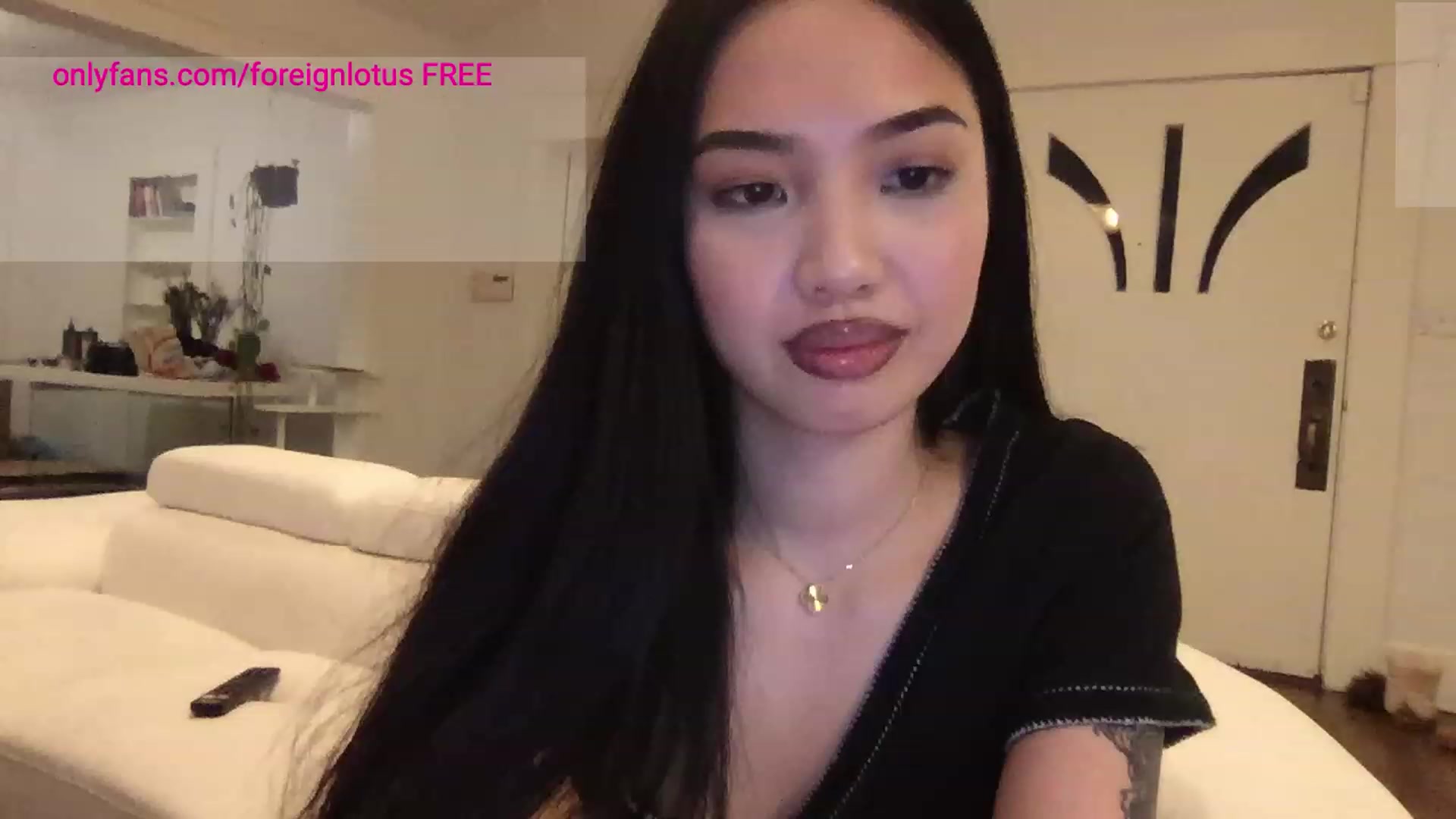 Gallery image thumbnail from Romanlettuce0's myfreecams stream on, 02/08/2024, 06:50 image 11 of 20