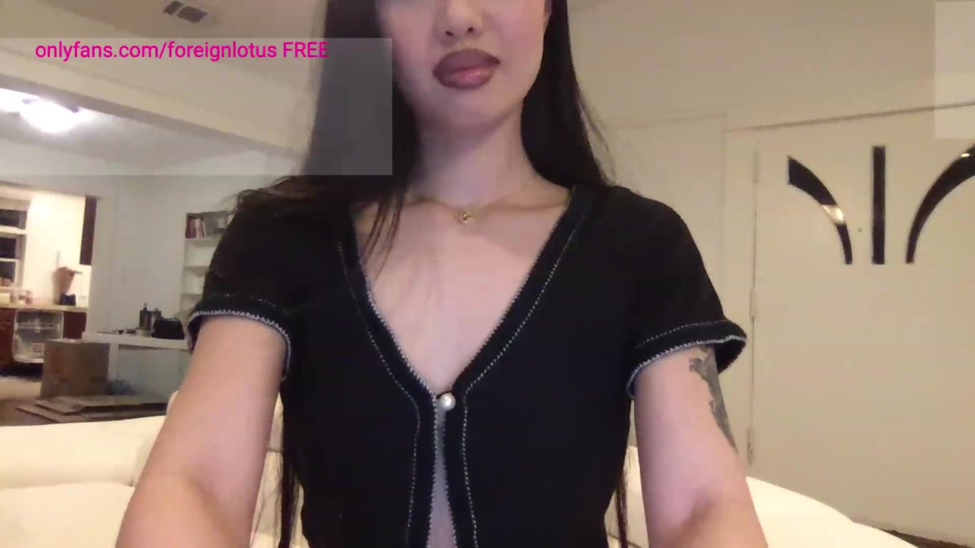 Gallery image thumbnail from Romanlettuce0's myfreecams stream on, 02/08/2024, 06:50 image 18 of 20