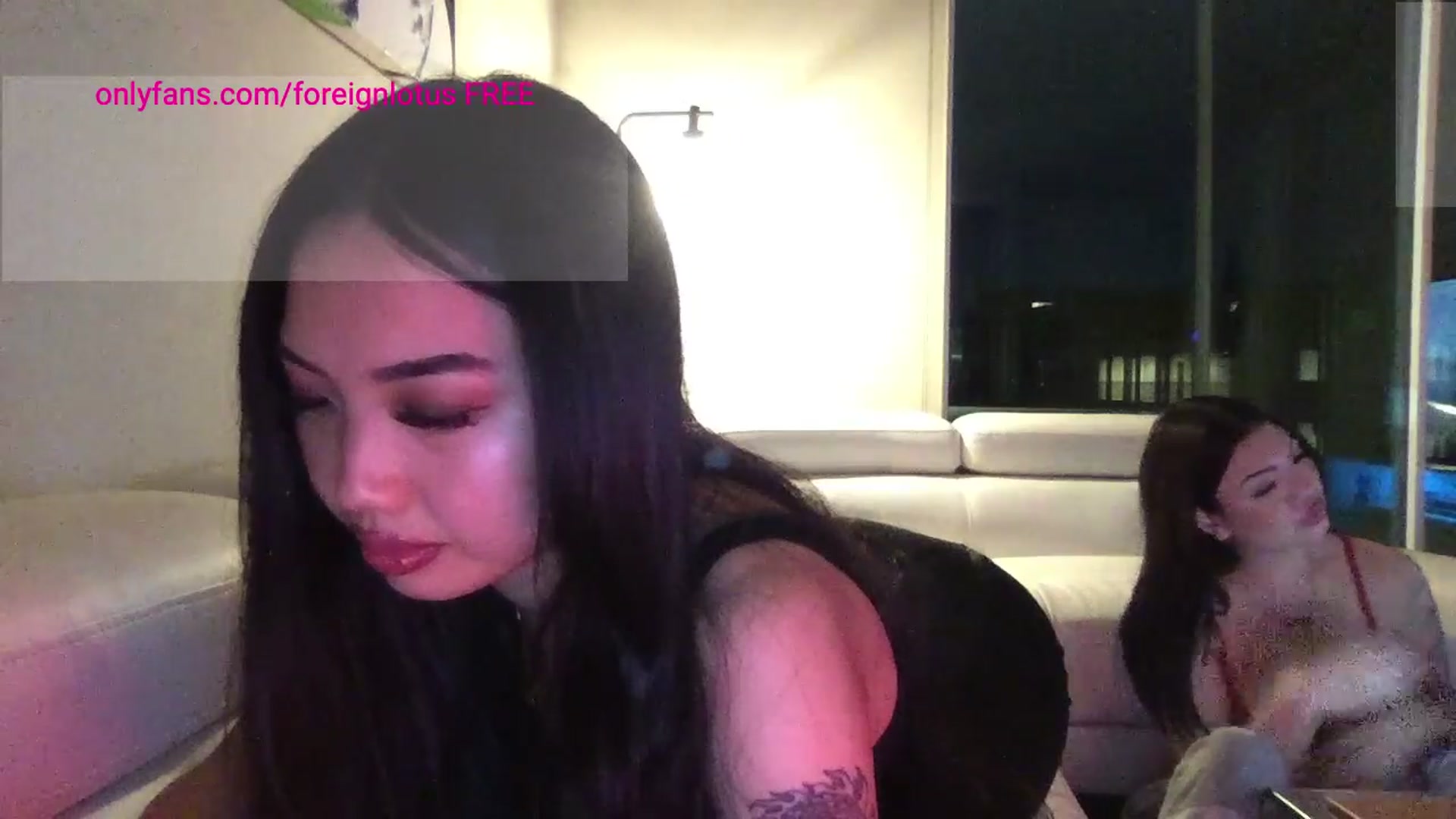 Gallery image thumbnail from Romanlettuce0's myfreecams stream on, 04/11/2024, 03:07 image 13 of 20