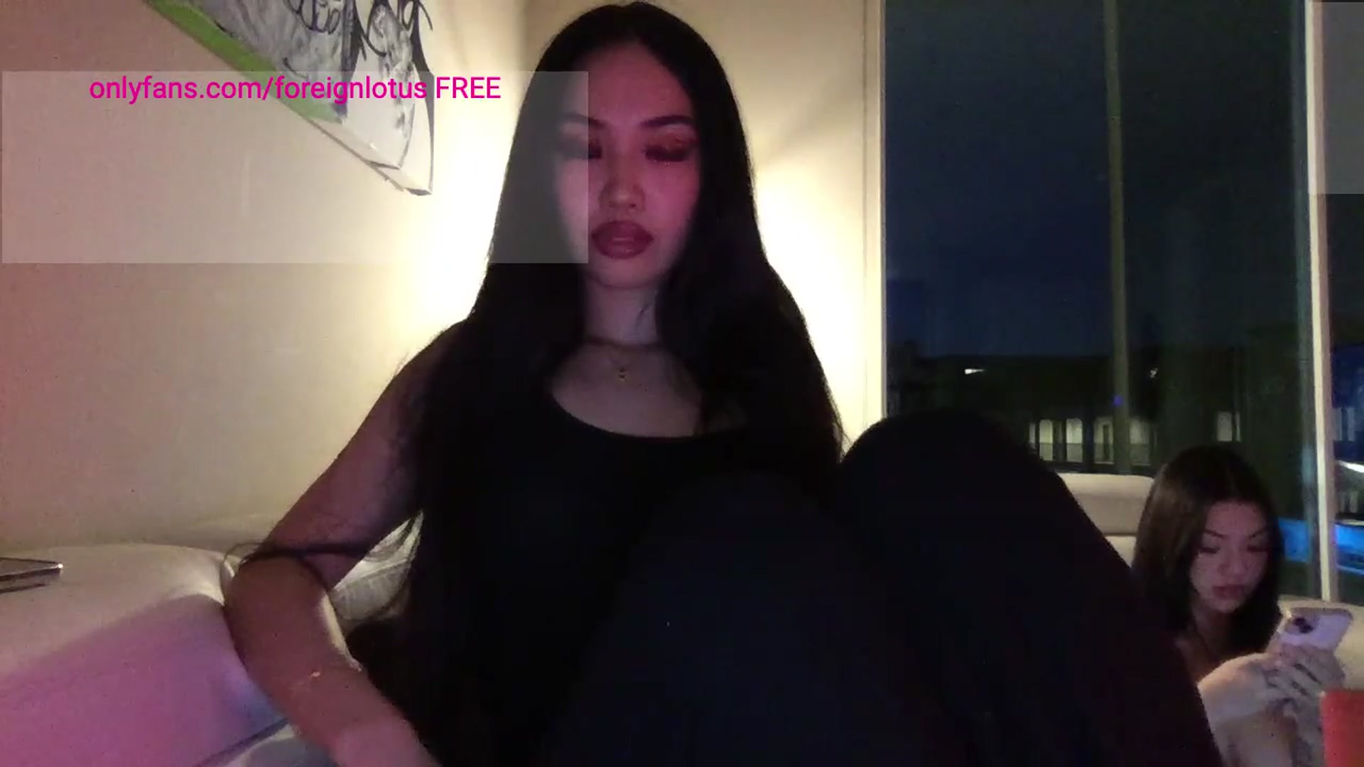 Gallery image thumbnail from Romanlettuce0's myfreecams stream on, 04/11/2024, 03:07 image 4 of 20