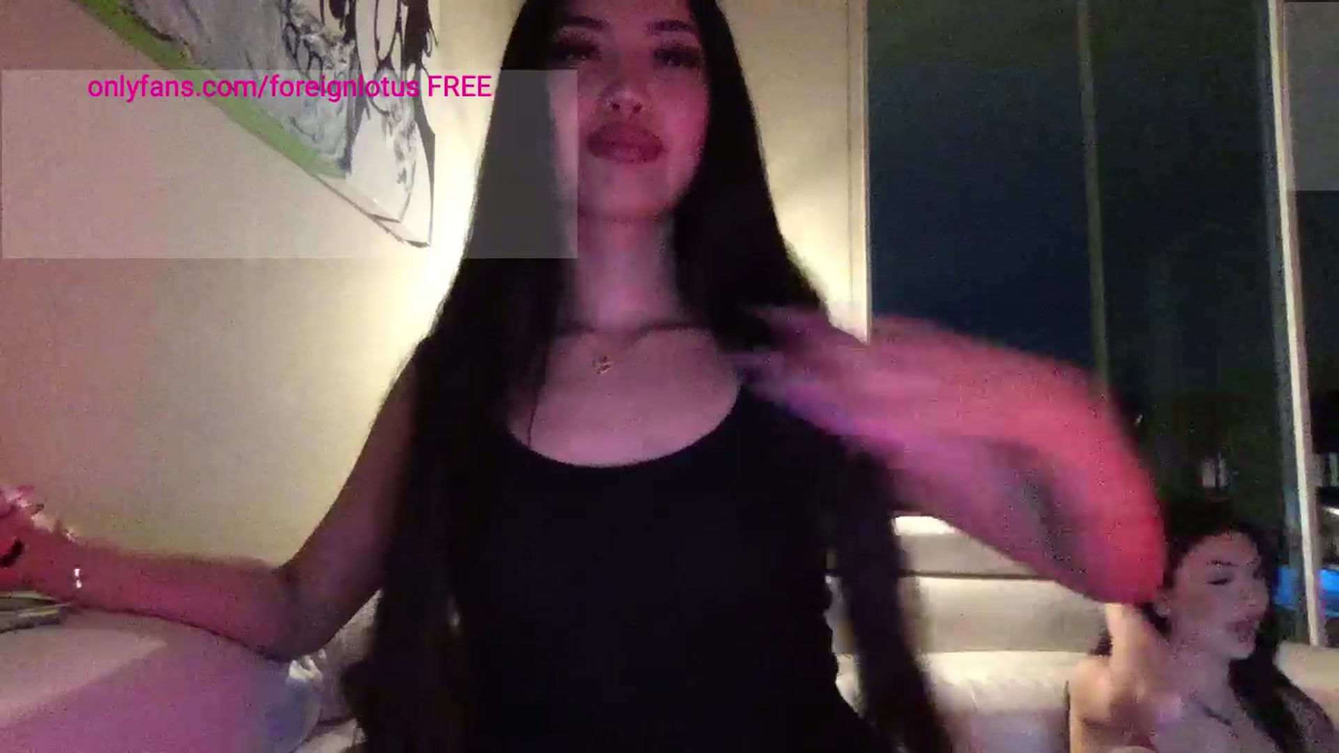 Gallery image thumbnail from Romanlettuce0's myfreecams stream on, 04/11/2024, 03:07 image 6 of 20