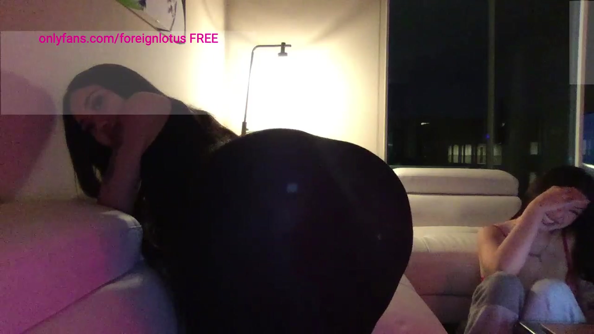 Gallery image thumbnail from Romanlettuce0's myfreecams stream on, 04/11/2024, 03:07 image 15 of 20