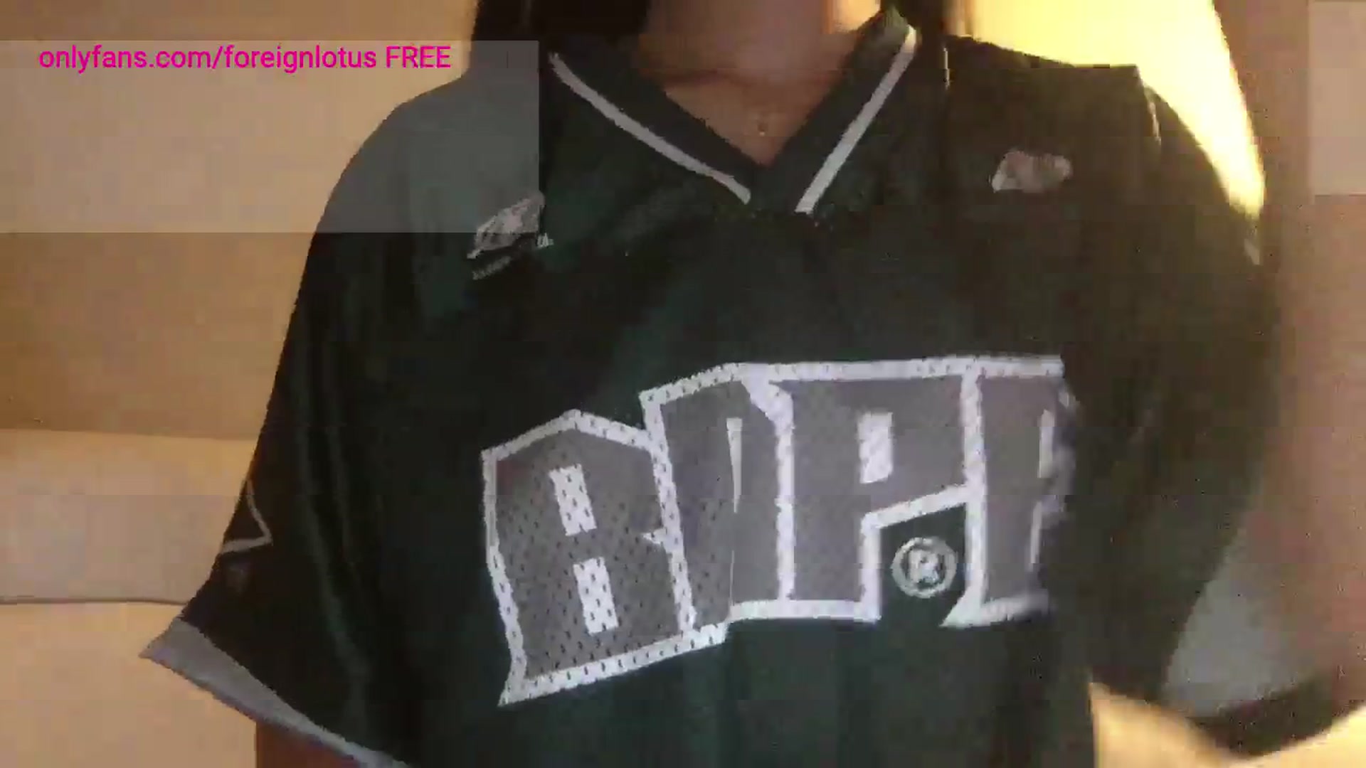 Gallery image thumbnail from Romanlettuce0's myfreecams stream on, 05/10/2024, 05:33 image 16 of 20