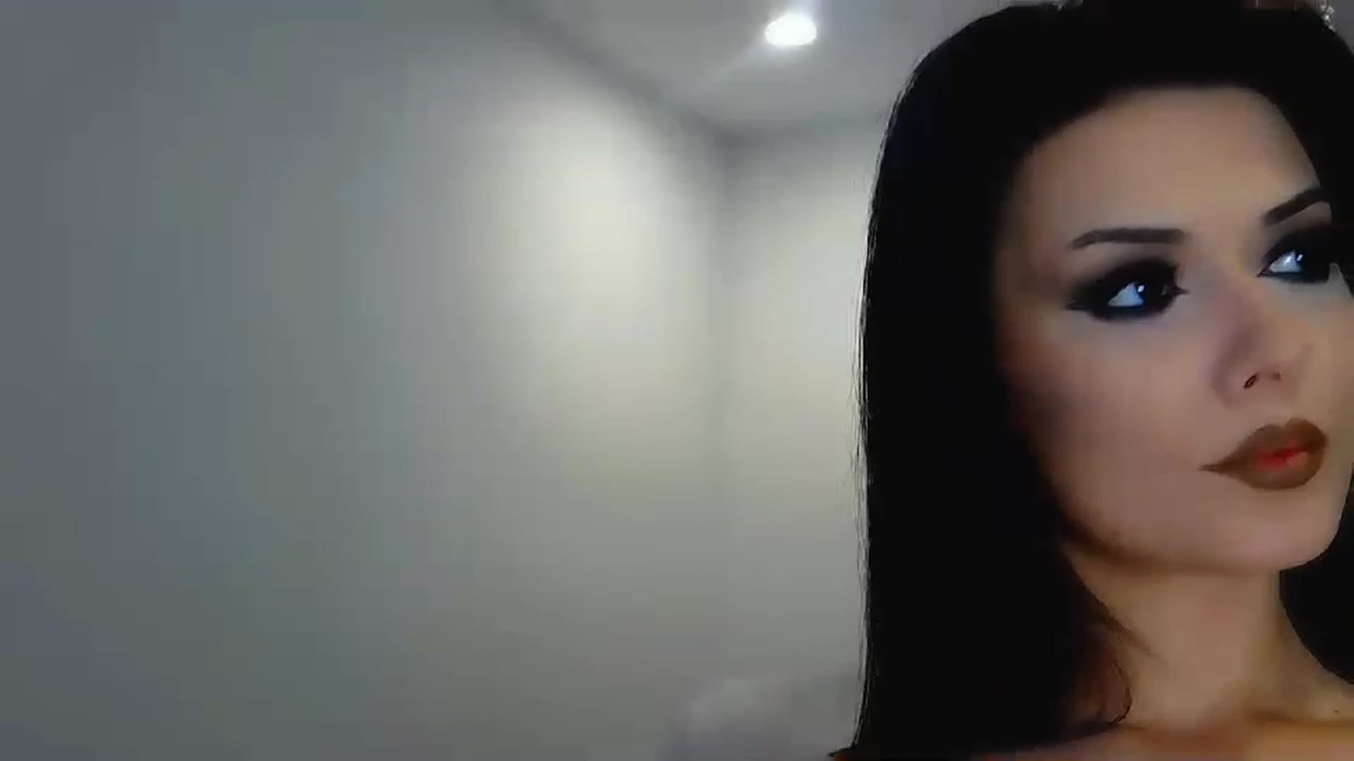 Gallery image thumbnail from RomanticNymph's myfreecams stream on, 12/27/2022, 23:50 image 16 of 20