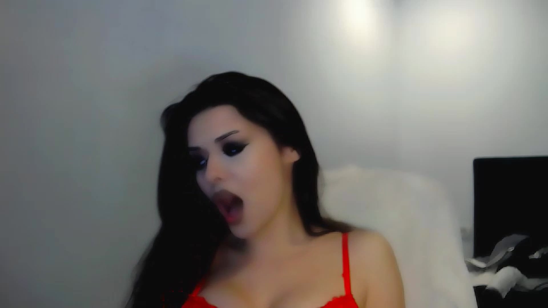 Gallery image thumbnail from RomanticNymph's myfreecams stream on, 12/28/2022, 01:28 image 12 of 20