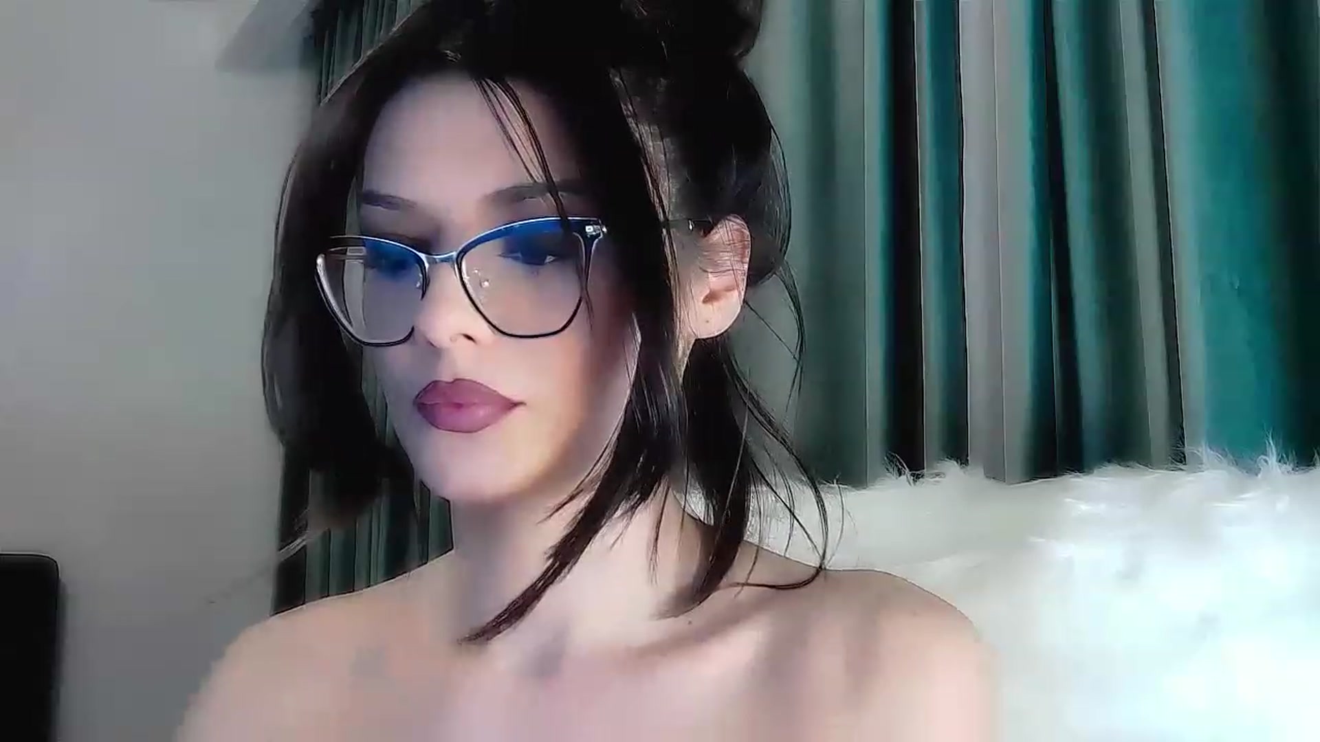 Gallery image thumbnail from RomanticNymph's myfreecams stream on, 02/21/2023, 24:32 image 13 of 20