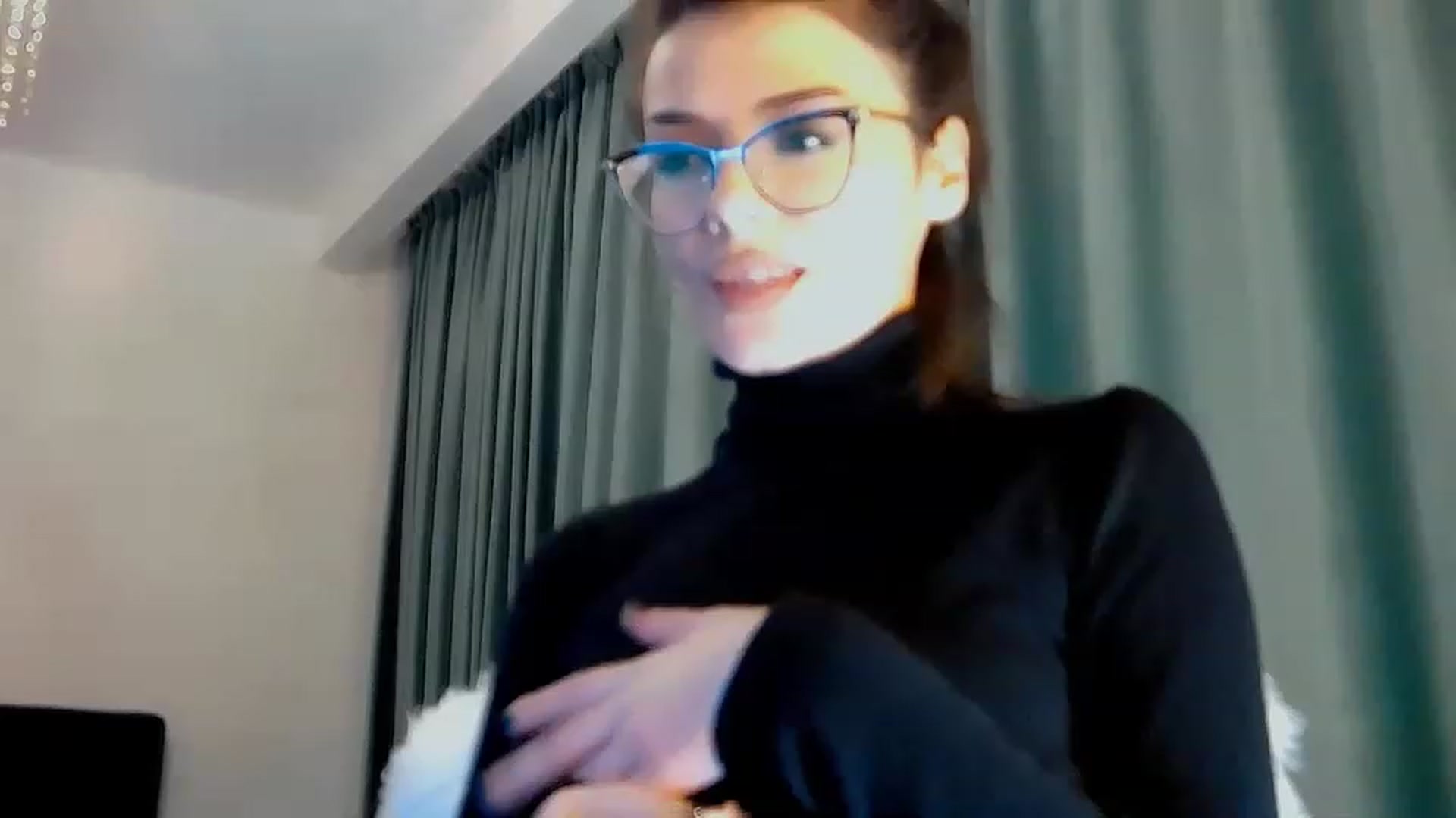 Gallery image thumbnail from RomanticNymph's myfreecams stream on, 03/15/2023, 24:09 image 2 of 20