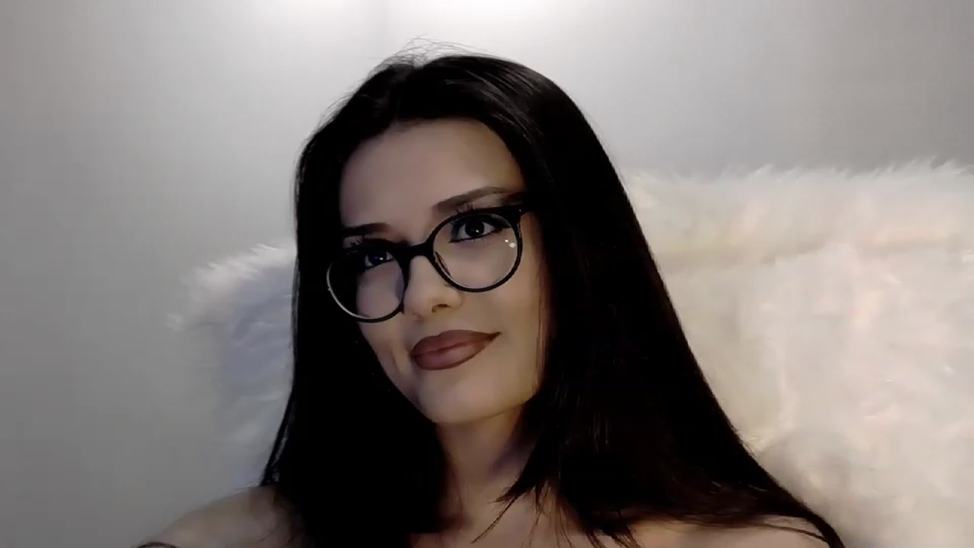 Gallery image thumbnail from RomanticNymph's myfreecams stream on, 05/13/2023, 23:16 image 17 of 20