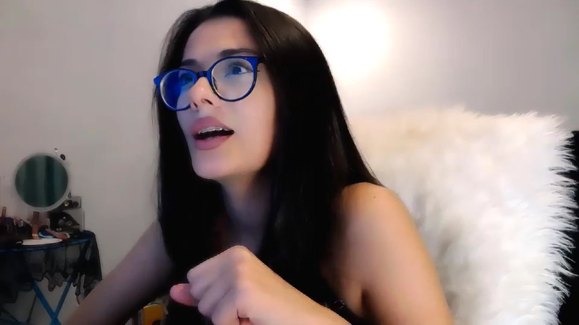 Gallery image thumbnail from RomanticNymph's myfreecams stream on, 10/10/2023, 23:19 image 8 of 20