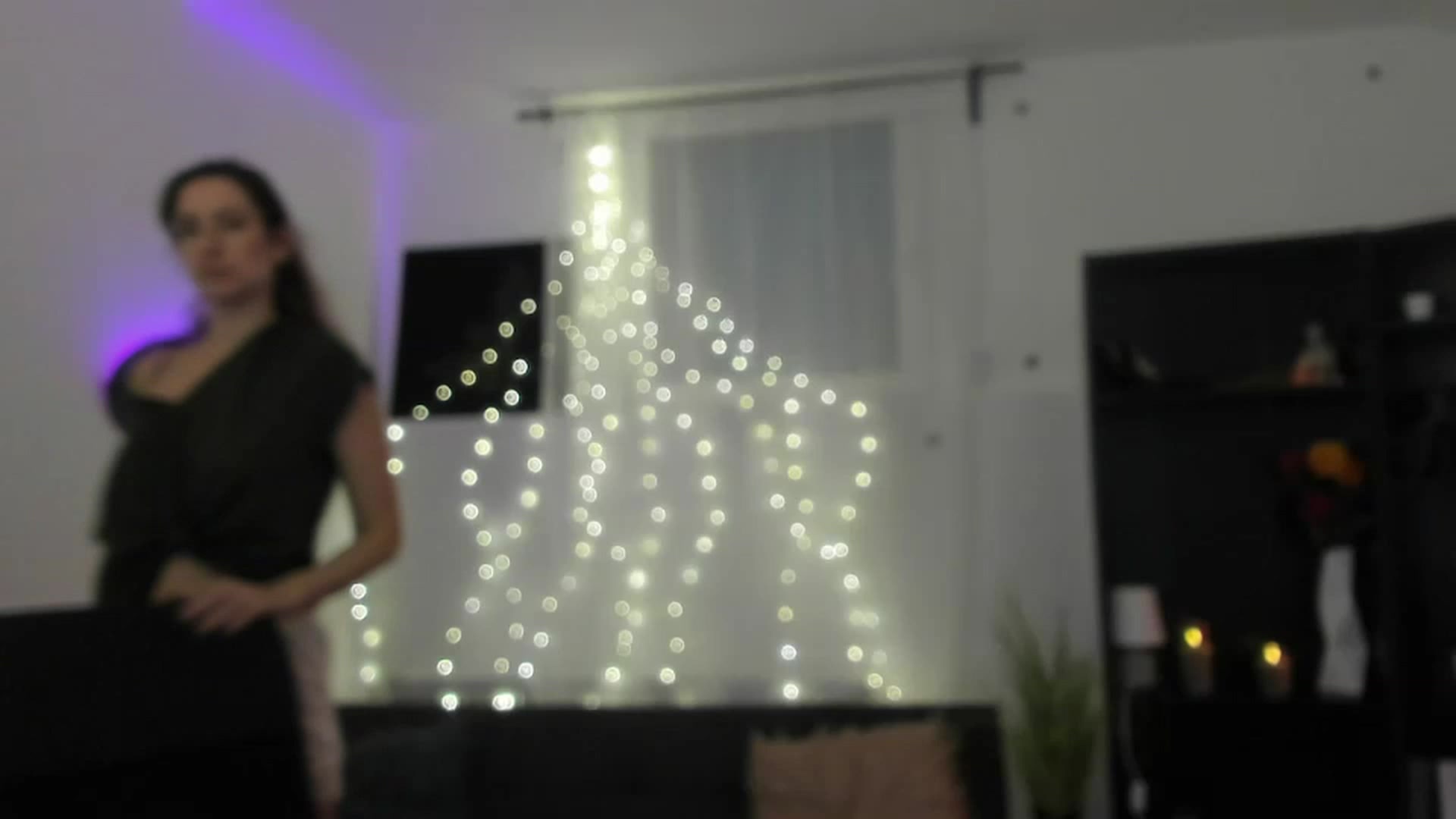 Gallery image thumbnail from RomiRain18's myfreecams stream on, 11/25/2022, 11:36 image 2 of 20