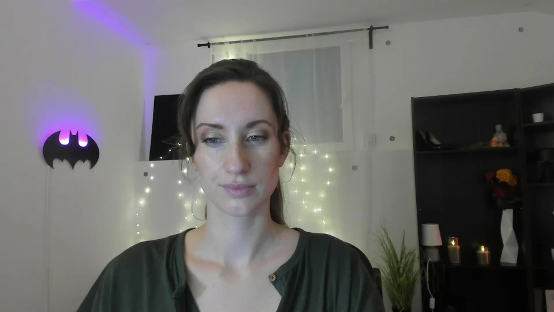 Gallery image thumbnail from RomiRain18's myfreecams stream on, 11/25/2022, 11:36 image 12 of 20