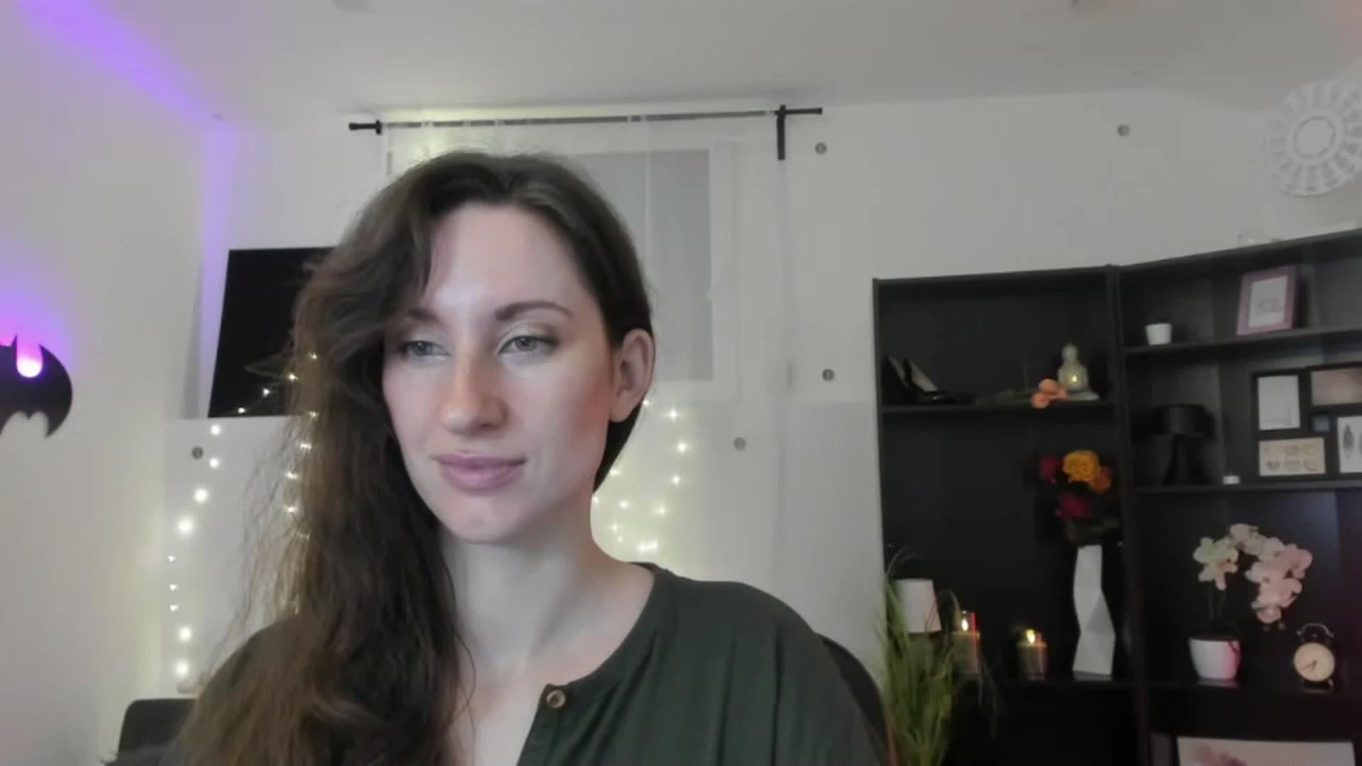 Gallery image thumbnail from RomiRain18's myfreecams stream on, 11/29/2022, 11:40 image 10 of 20
