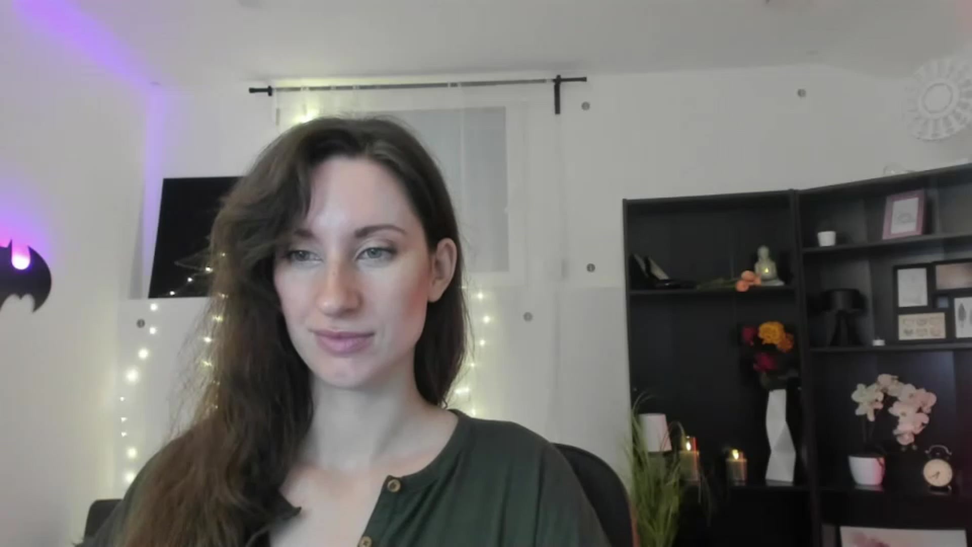 Gallery image thumbnail from RomiRain18's myfreecams stream on, 11/29/2022, 11:40 image 5 of 20