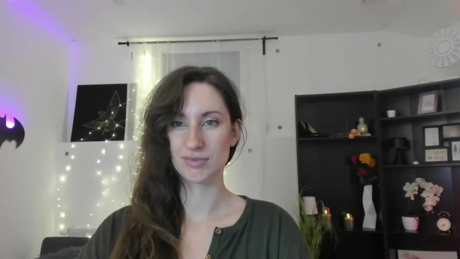Gallery image thumbnail from RomiRain18's myfreecams stream on, 11/29/2022, 11:59 image 3 of 20