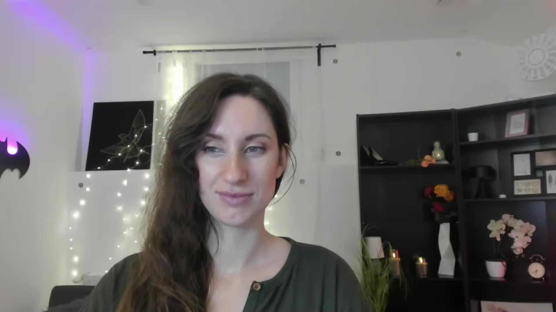 Gallery image thumbnail from RomiRain18's myfreecams stream on, 11/29/2022, 11:59 image 5 of 20