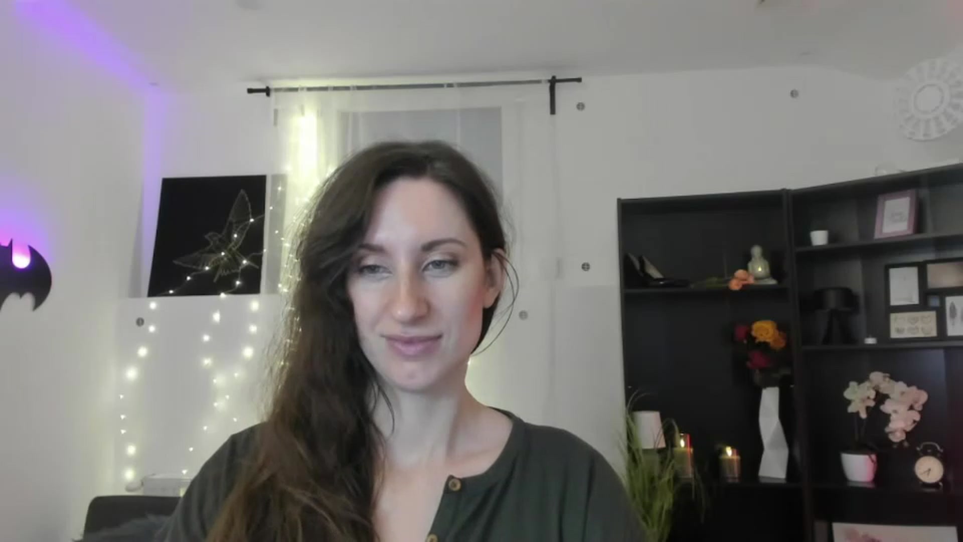 Gallery image thumbnail from RomiRain18's myfreecams stream on, 11/29/2022, 11:59 image 7 of 20